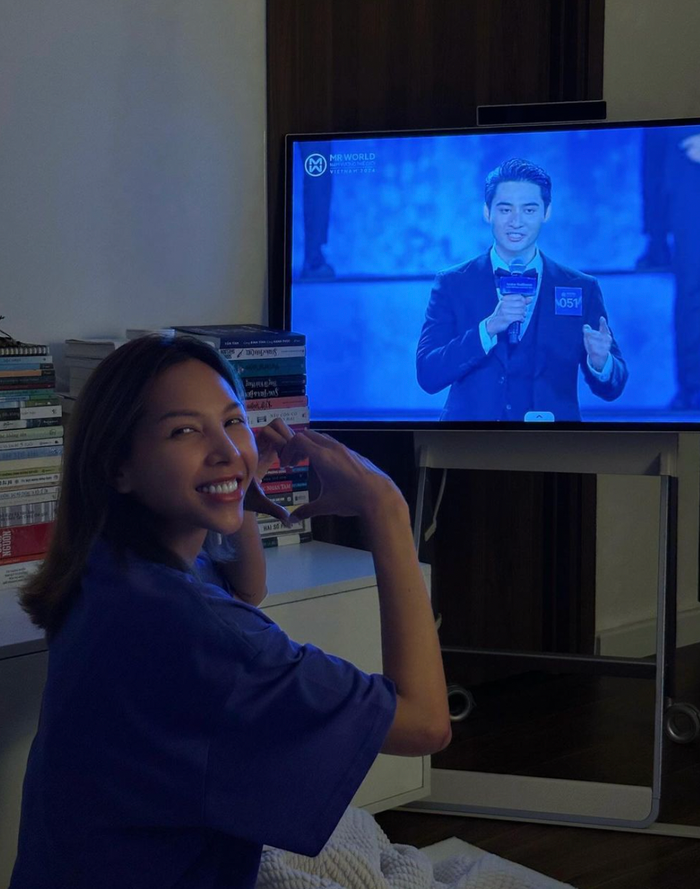 Minh Triệu ủng hộ nhiệt tình cho học trò cưng Phạm Tuấn Ngọc.