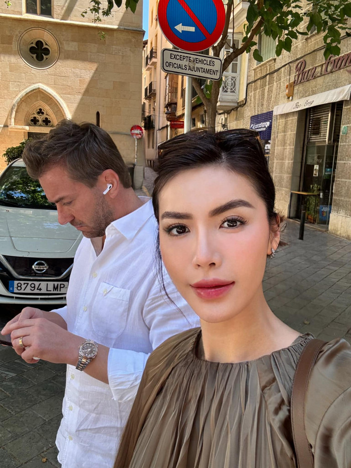 Minh Tú công khai xin lỗi sau bài đăng nhạy cảm về chuyện vợ chồng. Ảnh FBNV