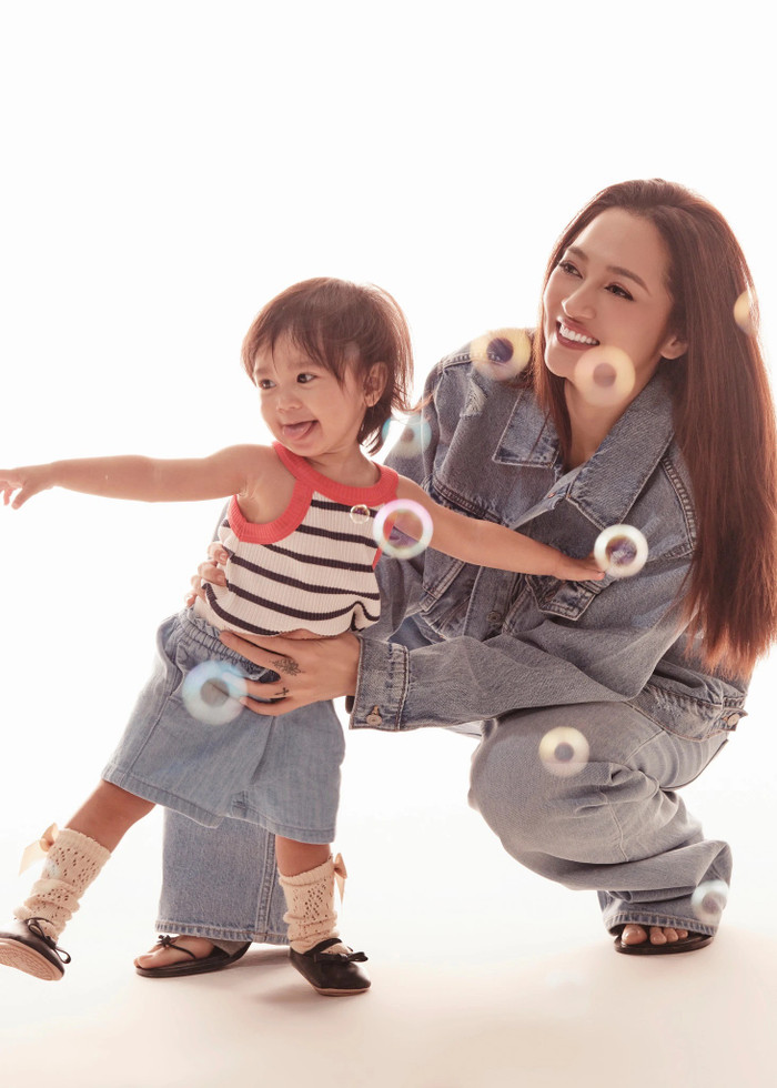 Cuộc sống của Bảo Anh hạnh phúc hơn khi có sự xuất hiện của con gái.