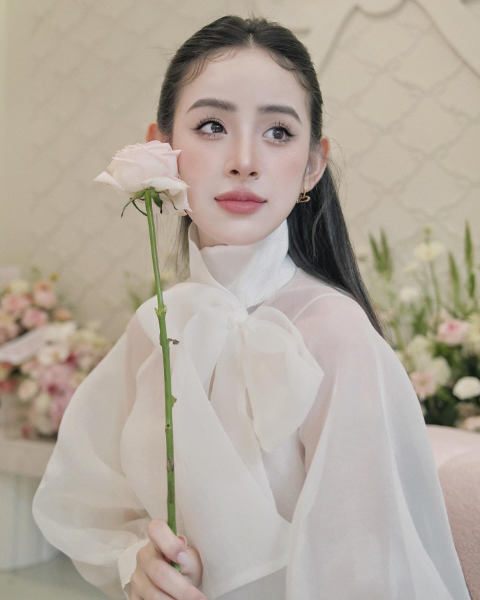 Là bạn gái của Mr World Vietnam 2024, Hương Liên cũng nhiều lần được gợi ý tham gia thêm các cuộc thi sắc đẹp. Với vẻ đẹp thu hút, người yêu của Tuấn Ngọc chắc hẳn sẽ đạt được thành tích tốt. 