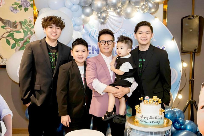 4 nhóc tỳ khôi ngô tuấn tú nhà Bằng Kiều.