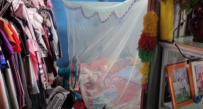 Căn nhà đơn sơ nơi gia đình chị Tuyền sinh sống. Ảnh: Chụp màn hình Bùi Hồ TV