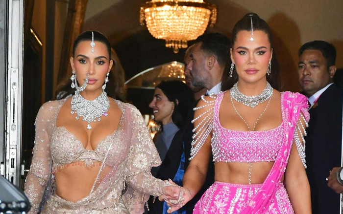 Chị em người mẫu nổi tiếng mang vòng kim cương nặng trĩu cổ Ảnh 2