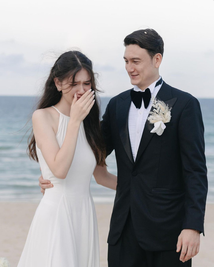 Trong khi anh cả theo đuổi giấc mơ sân cỏ thì Thanh Giang được bố mẹ hướng theo chuyên ngành múa.  