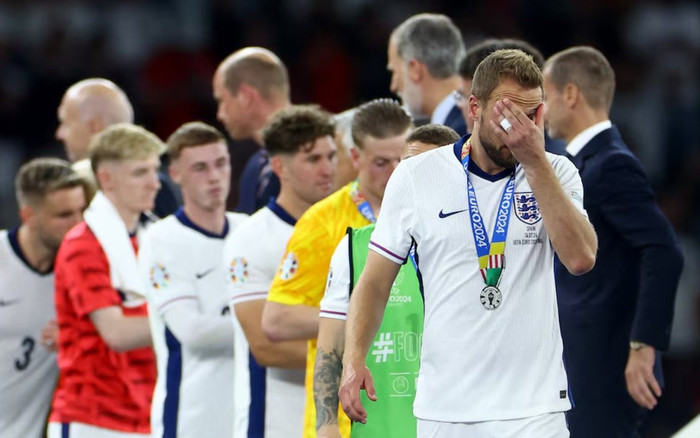 Tuyển Anh bị châm biếm với kỷ lục 2 lần liên tiếp thua ở chung kết EURO Ảnh 2