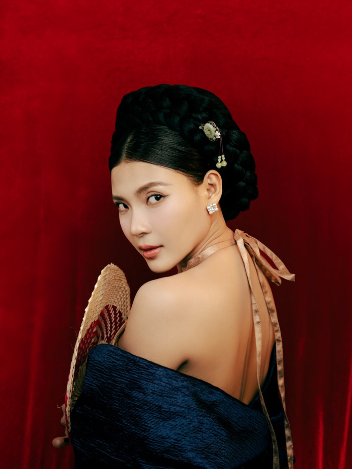 Tạo hình mẹ kế cực đẹp của Thúy Diễm trong phim Con Cám.