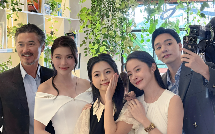 Thúy Diễm vừa tái ngộ dàn cast Con Cám cách đây không lâu, phim dự kiến ra mắt vào tháng 9 tới.