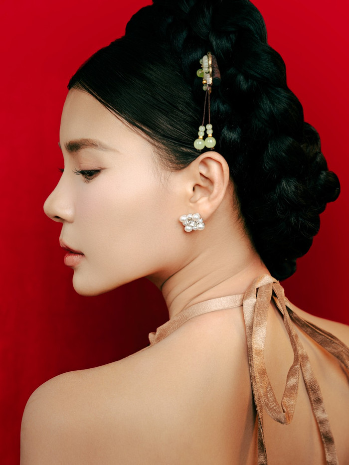 Thần thái bà xã Lương Thế Thành khiến dân tình phát sốt.