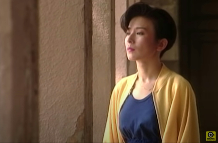 Nữ ca sĩ nổi tiếng rời showbiz sau khi mẹ ruột qua đời, sống biệt lập và đi tu Ảnh 1