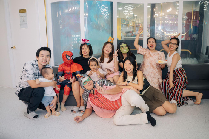 Võ Hạ Trâm vui mừng khi con gái được mọi người yêu mến. Ảnh: FBNV