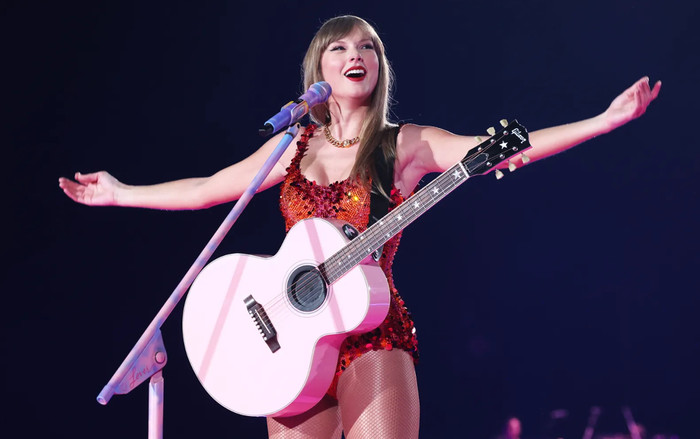 Taylor Swift xúc động khi quay lại Ý biểu diễn sau hơn chục năm Ảnh 2