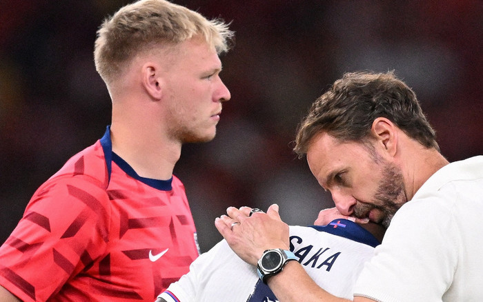 Người Anh vẫn tự hào dù 2 lần liên tiếp thua ở chung kết EURO? Ảnh 2