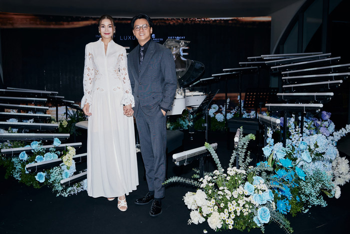 Khán giả ngỡ ngàng khi đây là lần đầu tiên vợ chồng Thanh Hằng cùng đi sự kiện. Ảnh FBNV