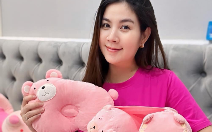 Kha Ly có nhóm bạn luôn sẵn sàng hỗ trợ, giúp đỡ trong hành trình lần đầu mang thai và làm mẹ. Ảnh: FBNV