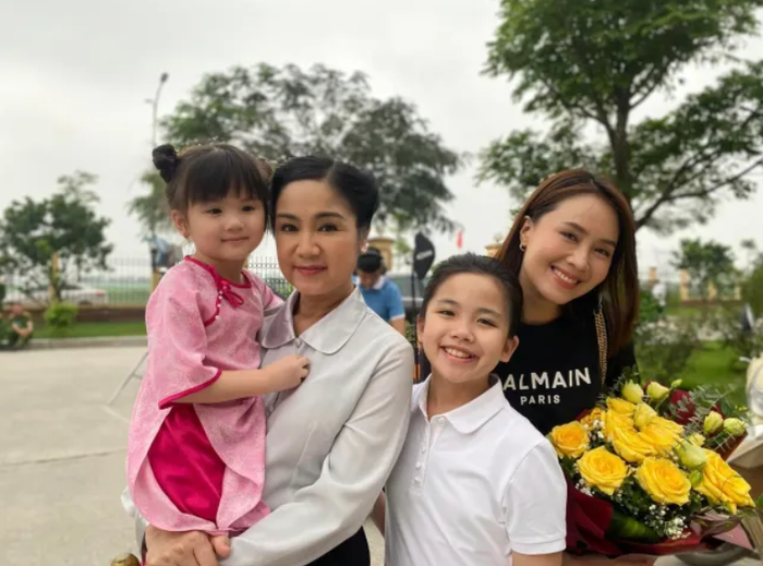 Con gái nuôi Hồng Diễm: Hóa ra từng có mối quan hệ đặc biệt với Doãn Quốc Đam, nay đã thành thiếu nữ Ảnh 1