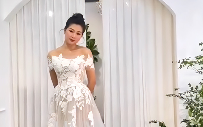 Lộ ảnh bà xã Huy Khánh diện váy cưới sau tin đồn rạn nứt hôn nhân Ảnh 2