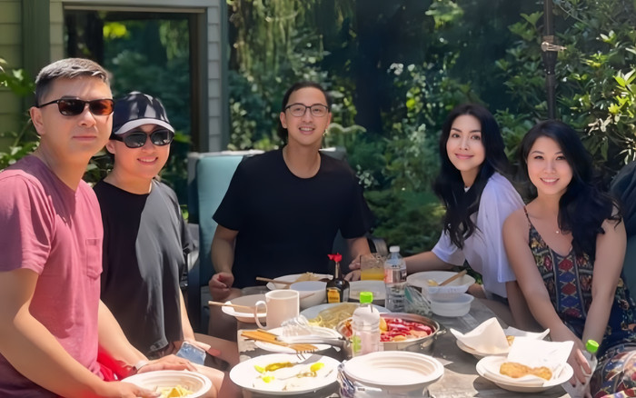 Tăng Thanh Hà và Louis Nguyễn ăn vận trẻ trung, năng động trong buổi gặp gỡ bạn bè, Ảnh: Instagram hatangthanh