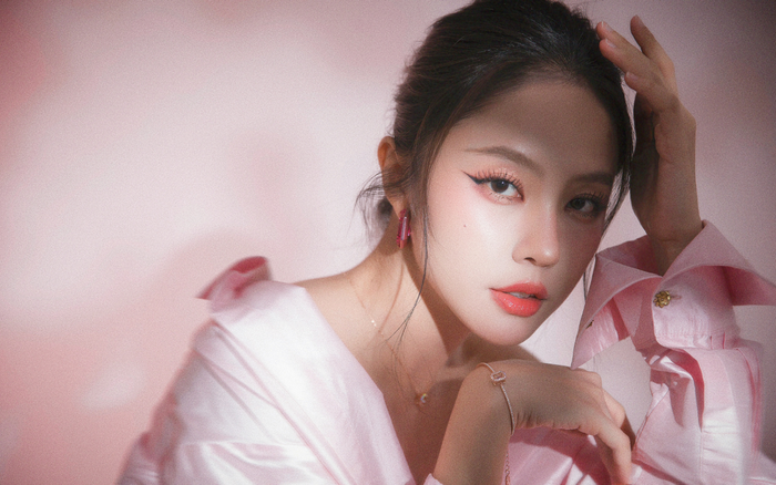 Vẻ ngoài ấn tượng của cô Tấm bản điện ảnh.