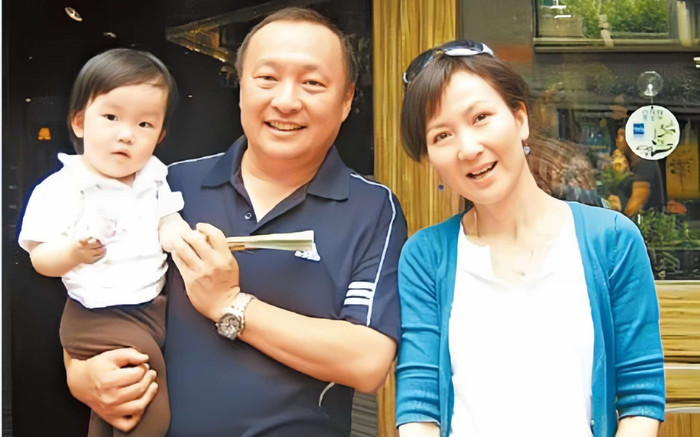 Nữ diễn viên ly hôn vì không thể sinh con: Tái hôn với đại gia, 'đi mượn con' về nuôi Ảnh 2