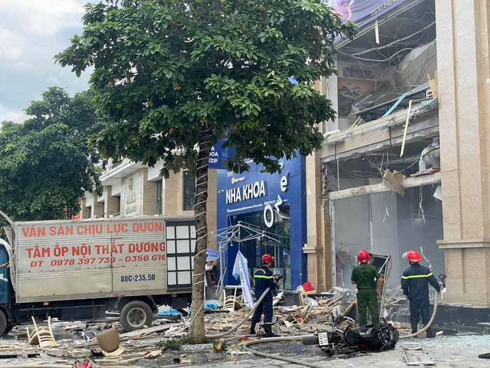 Lực lượng chức năng có mặt tại hiện trường. Ảnh: Báo Vĩnh Phúc