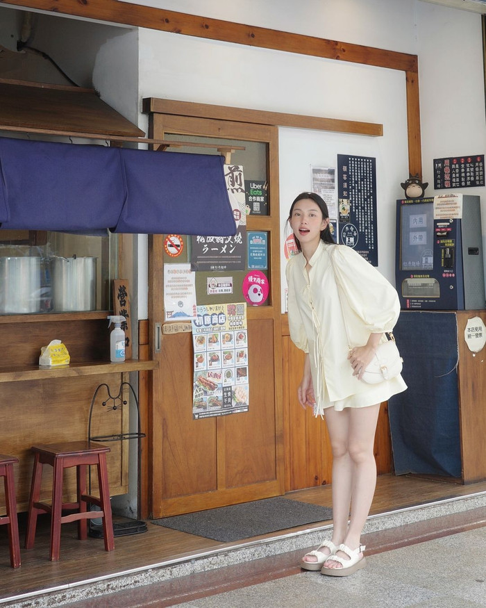 Có thể nói, Thùy Tiên là trong những nàng hậu sở hữu phong cách thời trang tuy đơn giản nhưng dễ dàng gây ấn tượng với khán giả. Các trang phục và phụ kiện được cô lựa chọn thêm vào tủ áo đa phần có bảng màu trung tính và có độ ứng dụng cao.