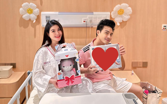 Trước đó trong tấm hình báo tin Kha Ly đã sinh con thuận lợi, Thanh Duy vẫn chưa để con gái xuất hiện. Ảnh: FBNV
