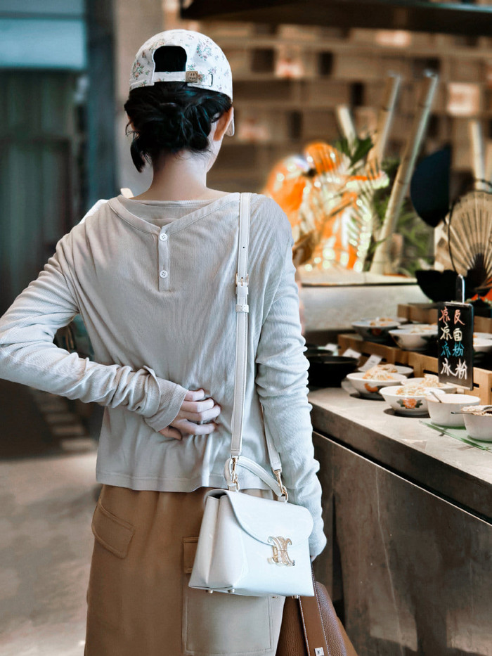 Triệu Lệ Dĩnh cắt phăng mái tóc dài, lộ tình trạng đáng báo động khiến fan lo lắng Ảnh 4