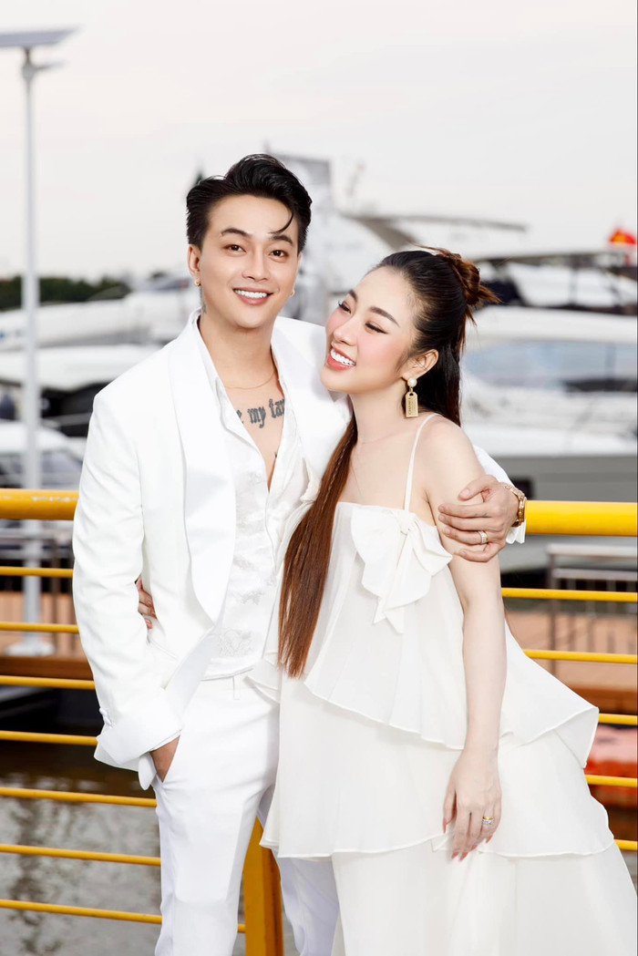 Nhan sắc 'nóc nhà' TiTi thăng hạng theo thời gian.