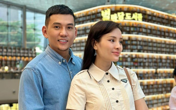 Phương Trinh Jolie được Lý Bình hết mực quan tâm, chăm sóc, luôn 'tháp tùng' ở mọi lúc, mọi nơi. Ảnh: FBNV