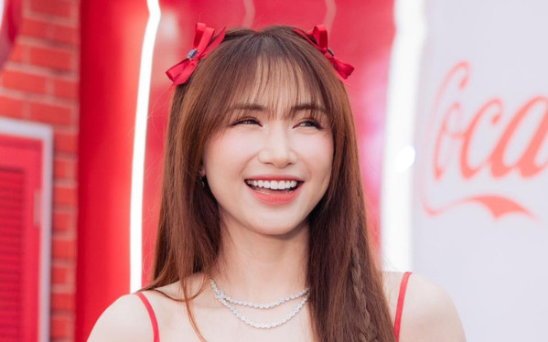 Hoà Minzy hân hoan nhận tin em gái đón con đầu lòng Ảnh 2