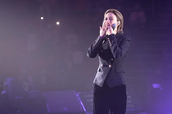 Nữ ca sĩ Long Ting.