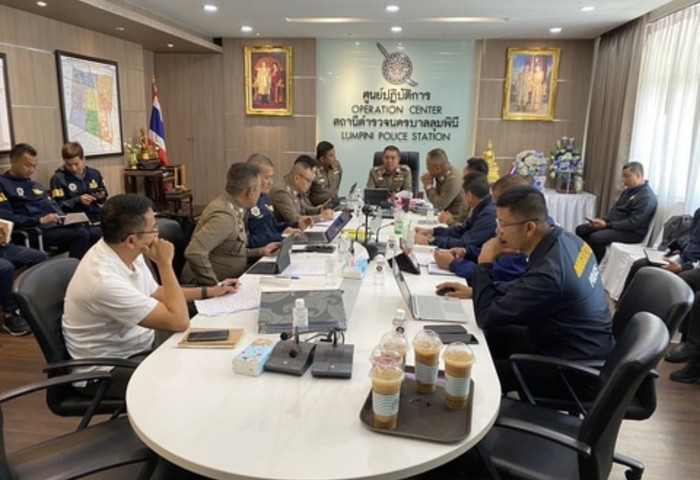 Cảnh sát Thái Lan đang họp bàn về vụ việc 6 người Việt chết tại khách sạn hạng sang ở Bangkok.