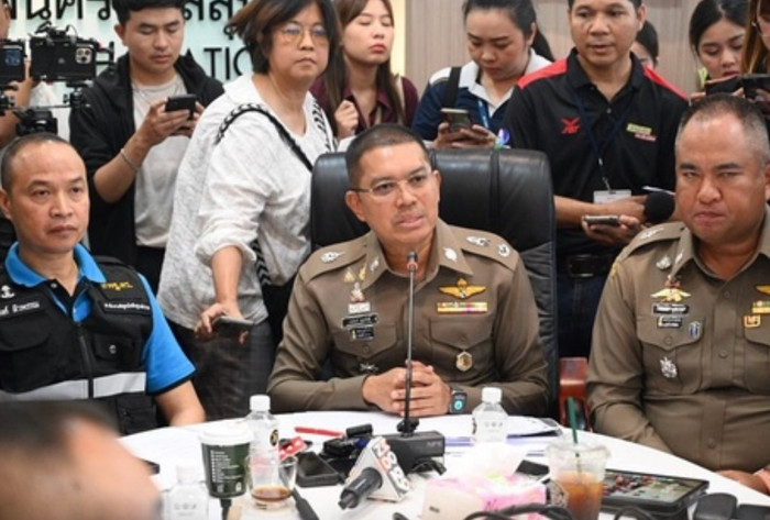 Cảnh sát Thái Lan đang họp bàn về vụ việc 6 người Việt chết tại khách sạn hạng sang ở Bangkok.