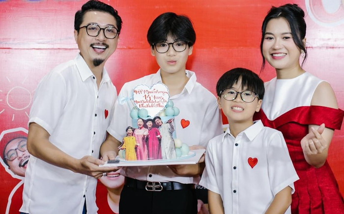 Quý tử nhà Lâm Vỹ Dạ trổ mã, sắp cao vượt cả bố lẫn mẹ Ảnh 2