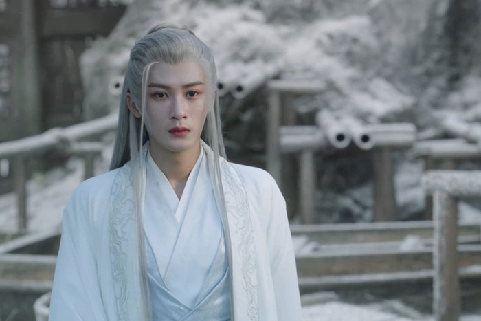 Không phải Dương Tử hay Đặng Vi, Đàn Kiện Thứ mới là người hưởng lợi nhiều nhất sau khi Trường Tương Tư lên sóng. Nhân vật Tương Liễu của nam diễn viên 'hot thoát vòng' nhờ tạo hình đẹp và tình yêu chung thủy với nhân vật Tiểu Yêu (Dương Tử thủ vai). 