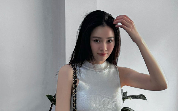 Ninh Dương Lan Ngọc gầy gò sau hai tháng đi du học Ảnh 2