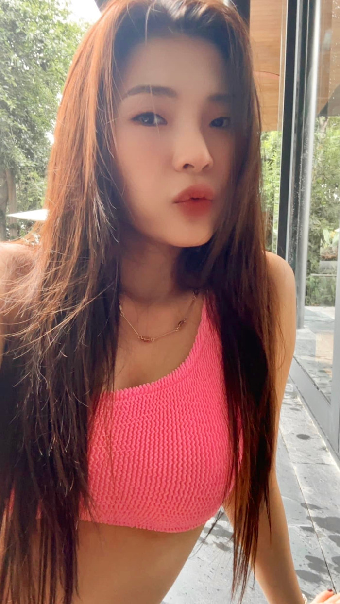 Nhan sắc xinh đẹp, quyến rũ của nữ diễn viên.