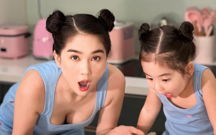 'Con gái' Ngọc Trinh 5 tuổi đã biết làm việc nhà giúp mẹ Ảnh 2