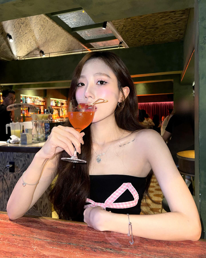 Yuna Vũ diện trang phục dễ thương khoe ảnh trên trang cá nhân, được nhiều người xuýt xoa khen ngợi vì nhan sắc trẻ trung, cuốn hút.