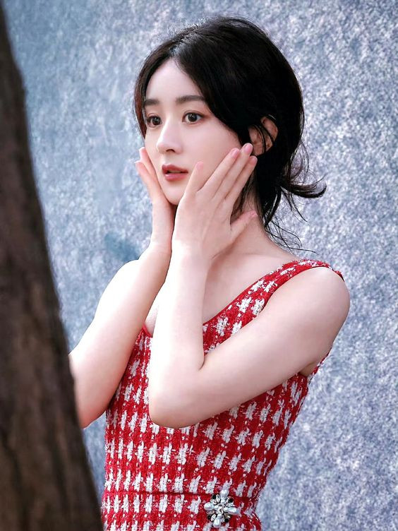 Triệu Lệ Dĩnh vừa xác nhận đóng phim mới đã được khen kính nghiệp, lý do khiến netizen chú ý Ảnh 1