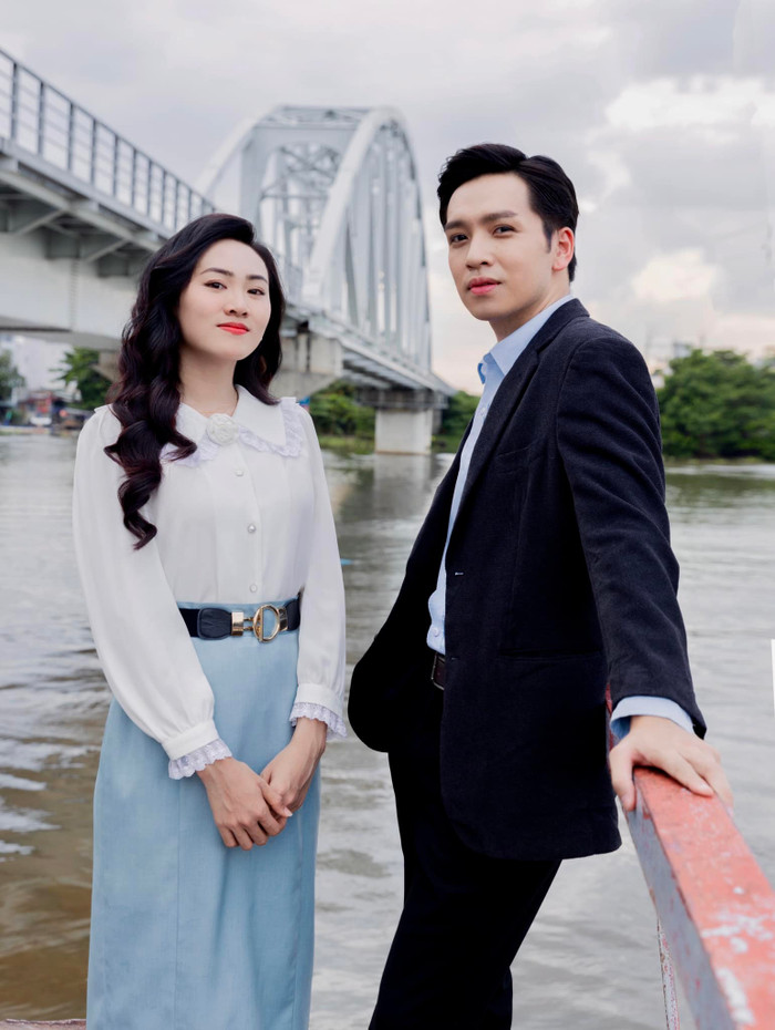 Trúc Mây là tình màn ảnh tài sắc của Bạch Công Khanh.