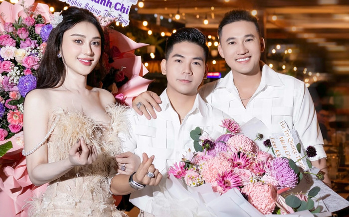 Hà Trí Quang và Thanh Đoàn mừng ngày trọng đại của Lâm Khánh Chi Ảnh 2