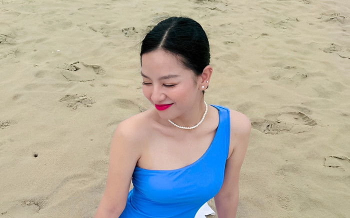 'Vợ' kém 11 tuổi của Quang Sự hiếm hoi diện bikini, khoe hình thể nóng bỏng ở tuổi U30 Ảnh 2