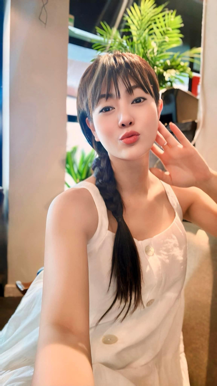 Thanh Hương đăng tải hình ảnh mới, ẩn ý chuyện yêu đương?