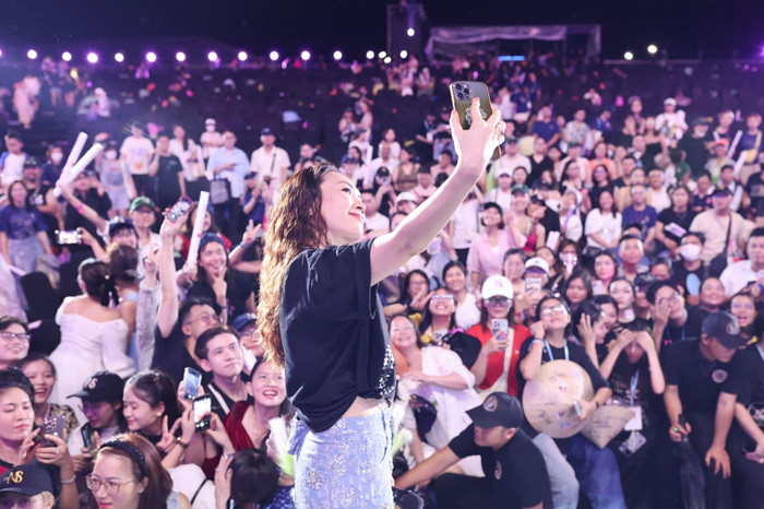 Cháu gái Mỹ Tâm chia sẻ về đêm nhạc ở Đà Nẵng Ảnh 4