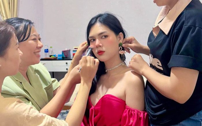 Ngọc Trinh đi làm trở lại, nhan sắc mẹ bầu gây chú ý Ảnh 2