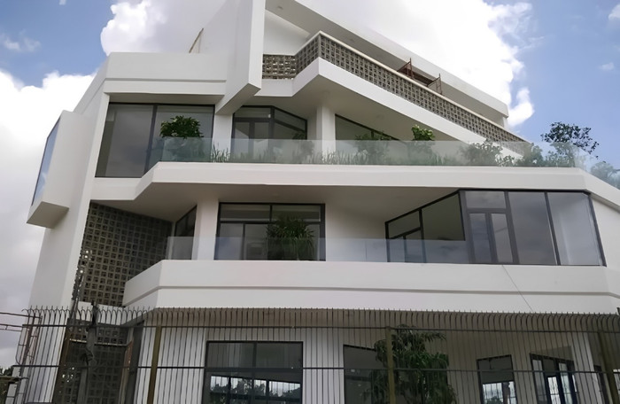 Không gian sống tiện nghi, sang trọng của gia đình Lý Hải.