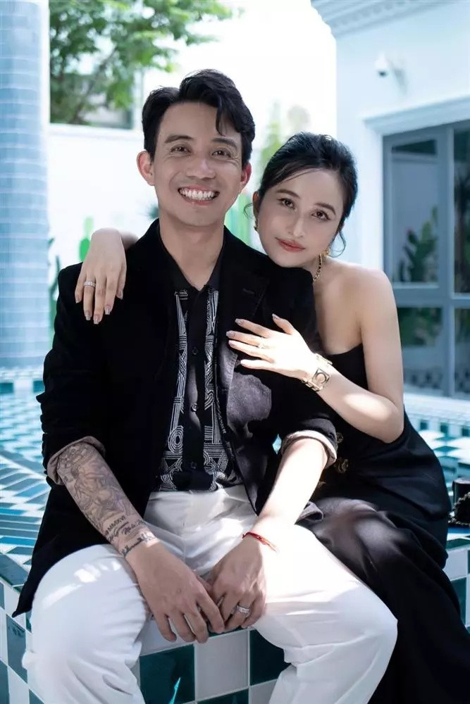 Minh Nhựa và bà xã Mina Phạm