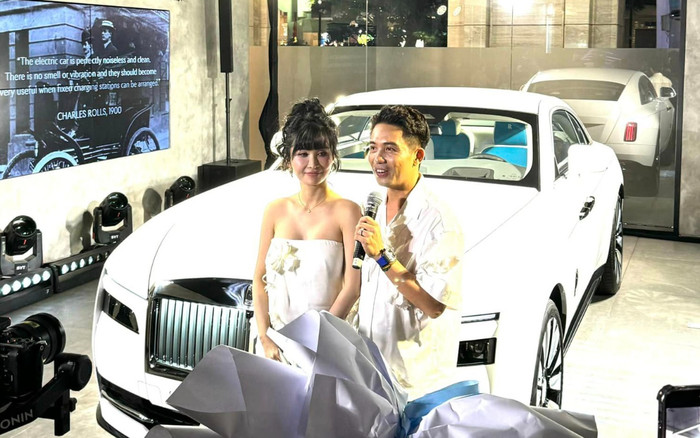 Lộ diện đại gia Việt đầu tiên sở hữu Rolls-Royce Spectre thuần điện hàng chục tỷ đồng Ảnh 2