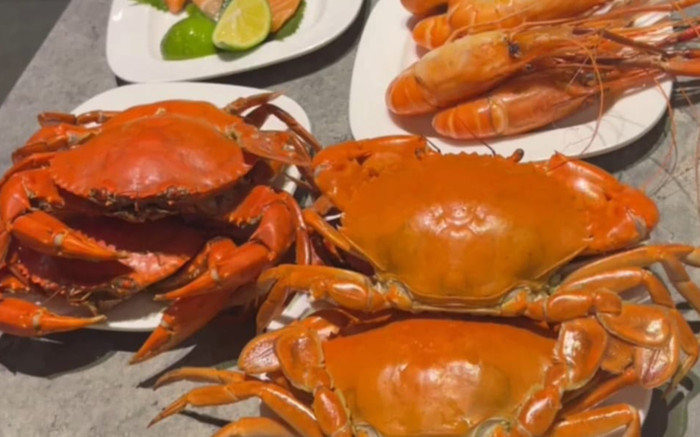 Khách tố bị nhà hàng buffet có tiếng ở Hà Nội coi thường và đuổi về, thực hư ra sao? Ảnh 2